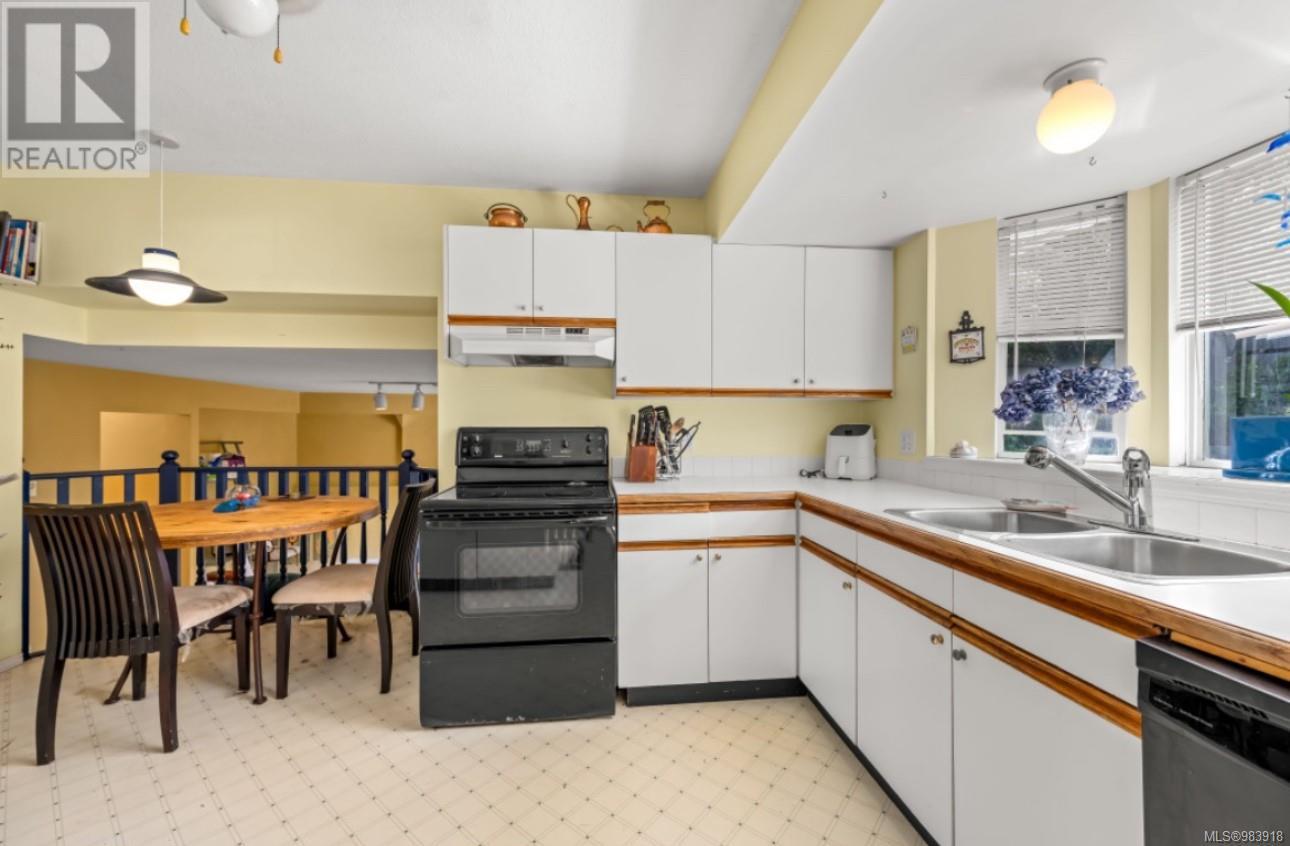 2610 Seymour Pl, Campbell River real estate listing 983918