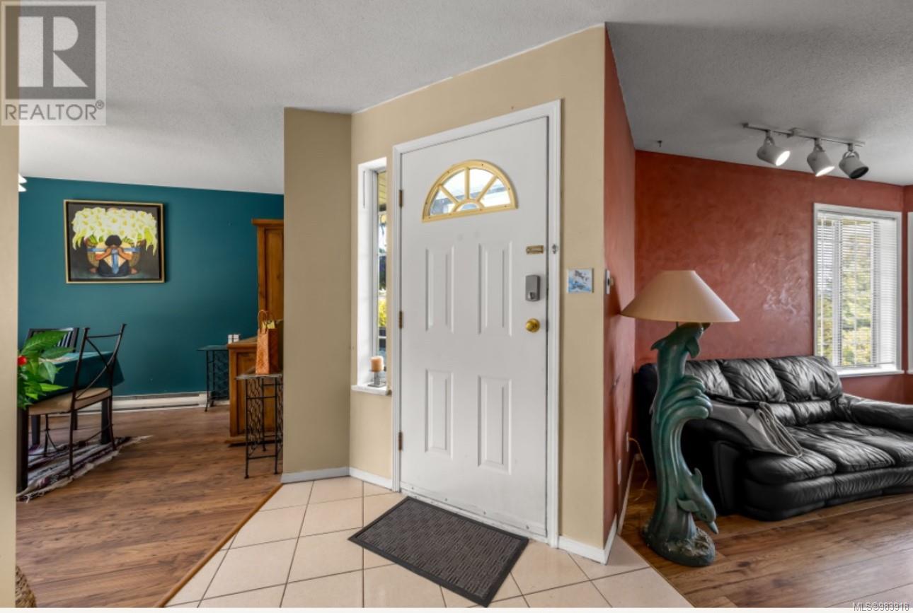 2610 Seymour Pl, Campbell River real estate listing 983918