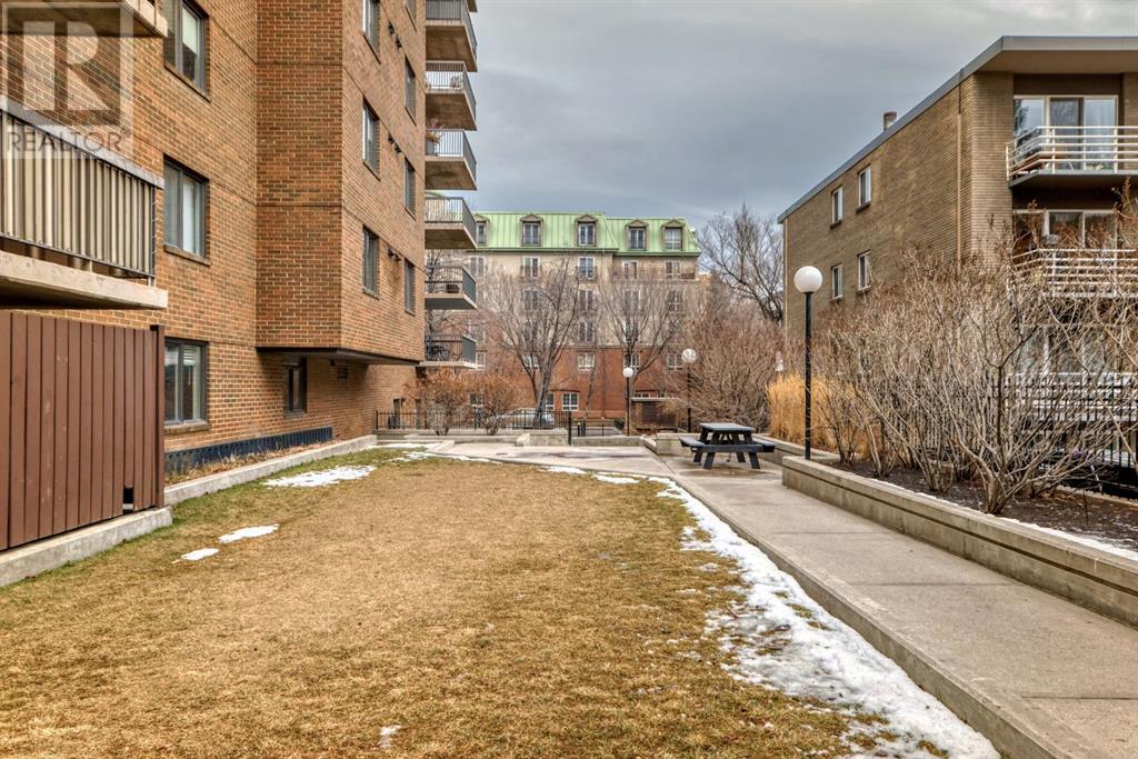 Single Family House High rise for Sale in    Avenue SW Mission Calgary 