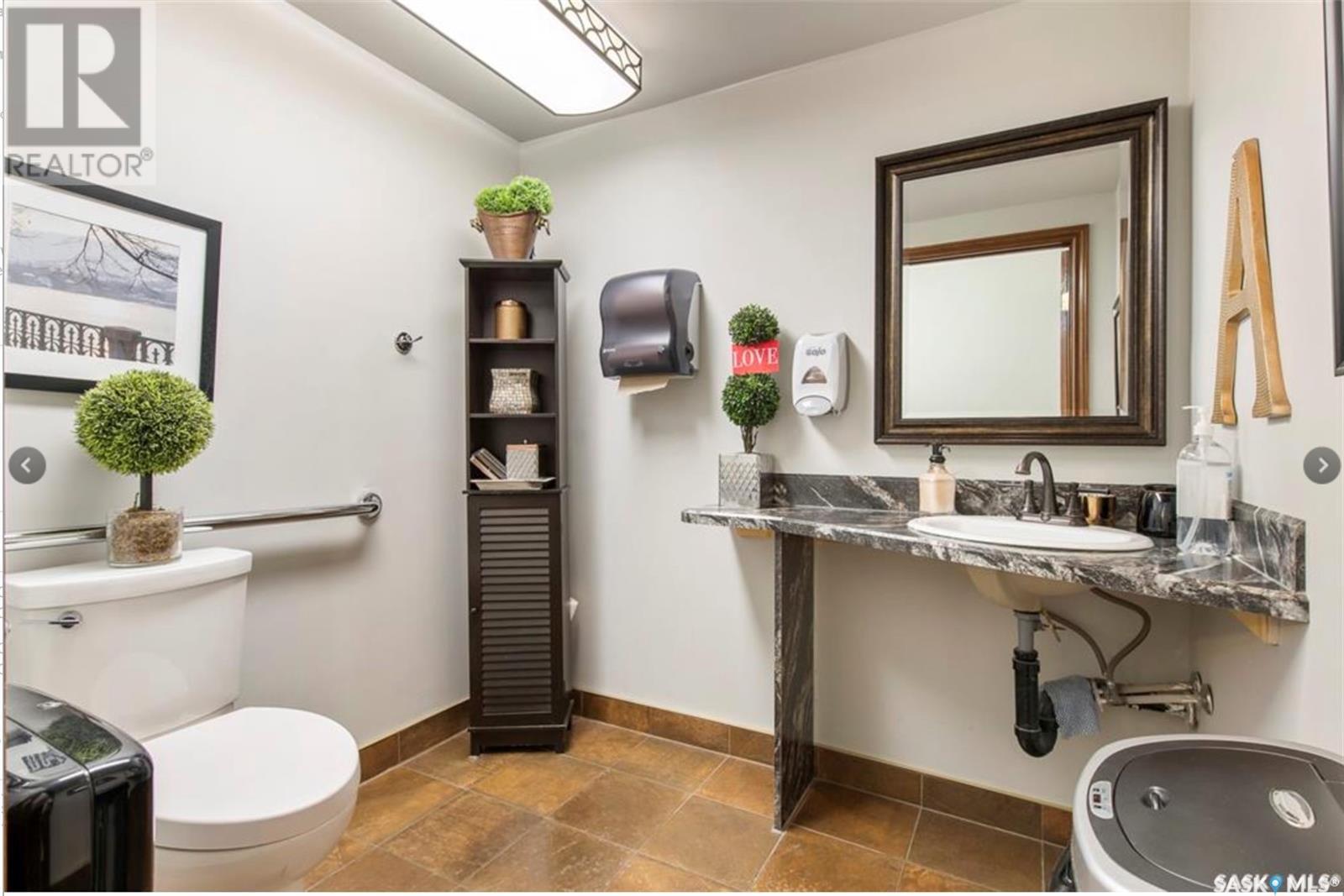 Photo 11 of 213 2445 Broad Street, Regina SK