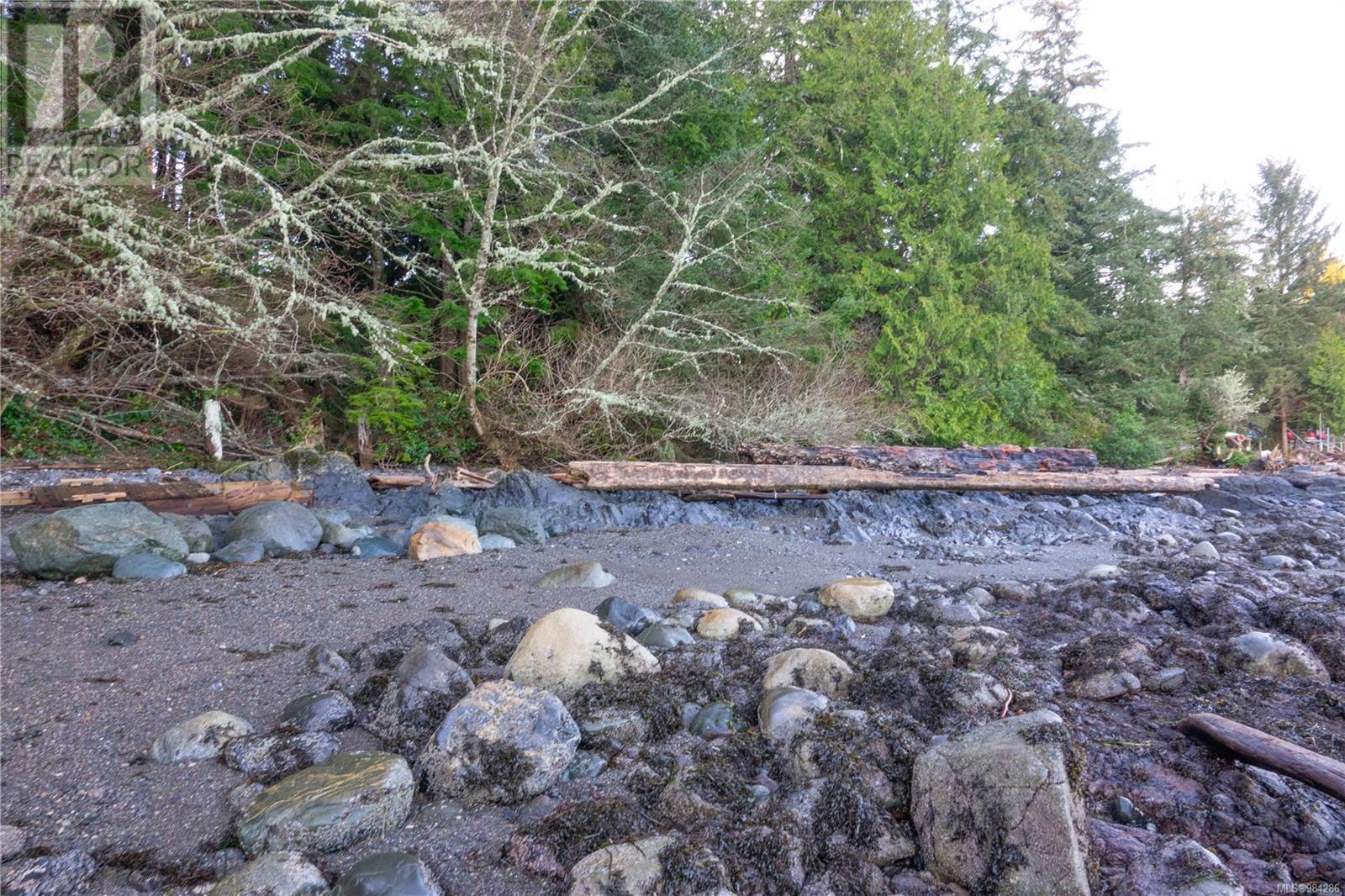 895 Peninsula Rd, Ucluelet
