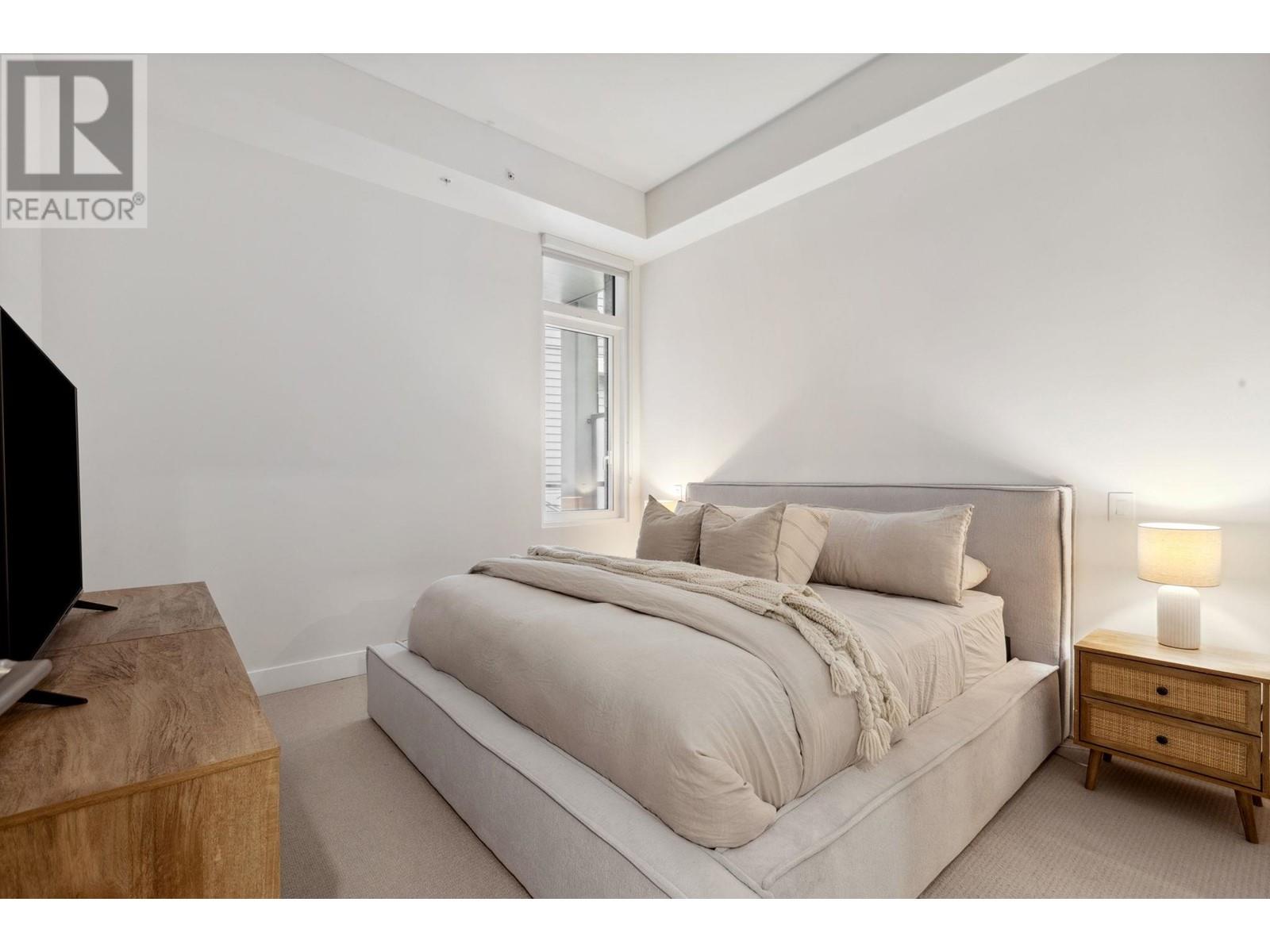 203 6693 NELSON AVENUE, West Vancouver