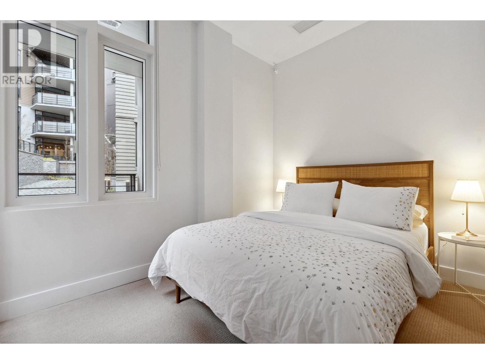 203 6693 NELSON AVENUE, West Vancouver