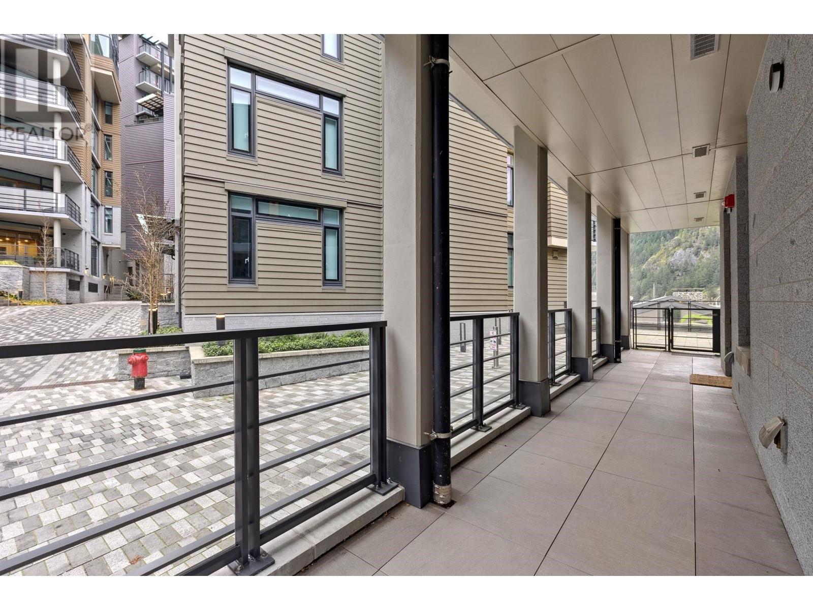 203 6693 NELSON AVENUE, West Vancouver