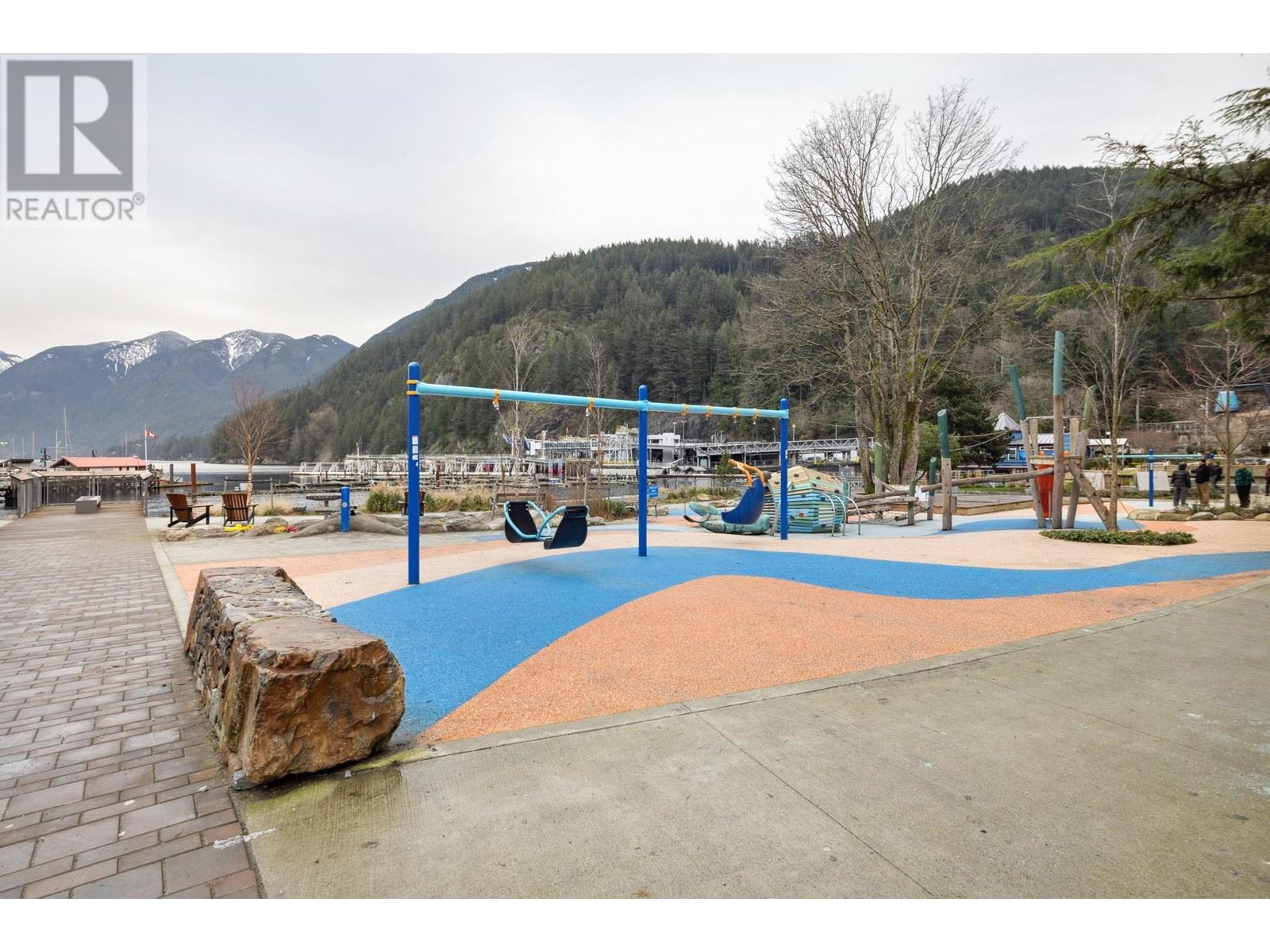 203 6693 NELSON AVENUE, West Vancouver