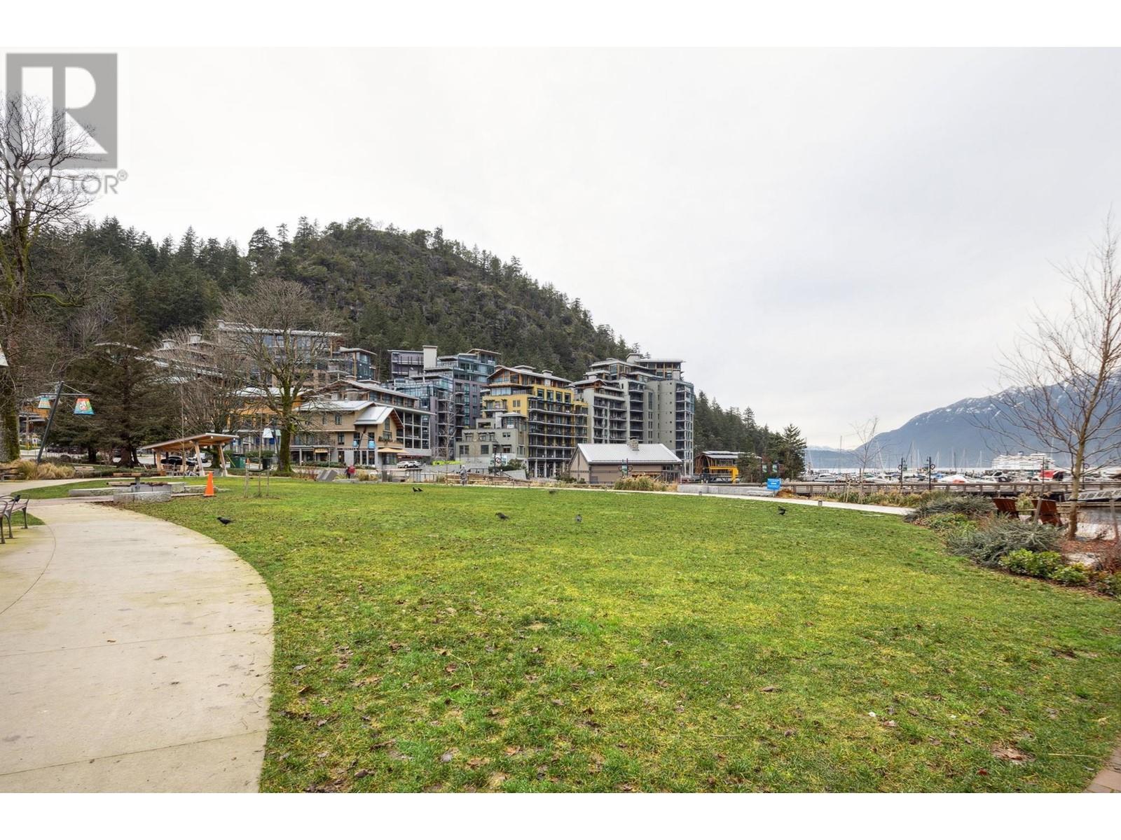 203 6693 NELSON AVENUE, West Vancouver