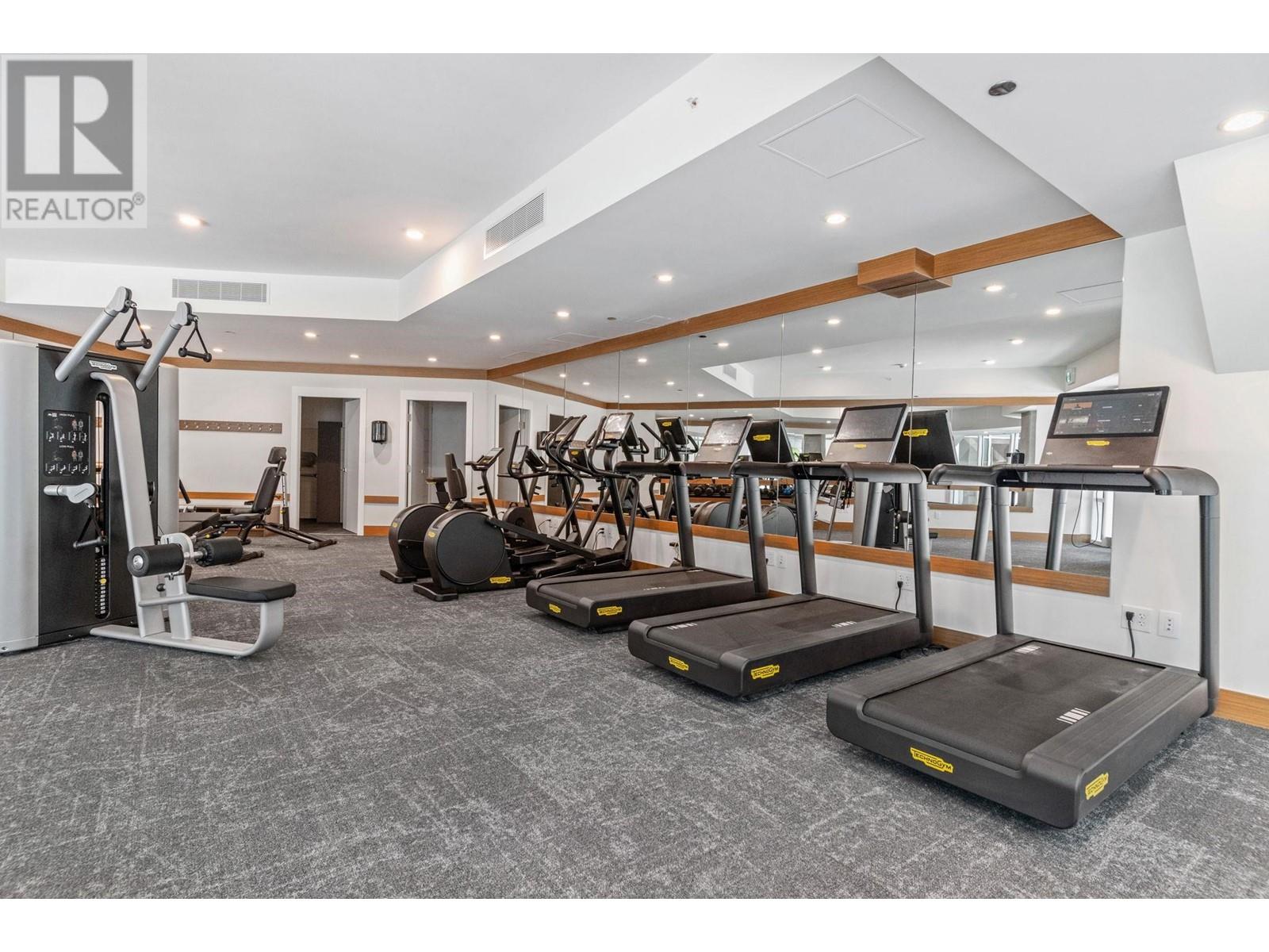 203 6693 NELSON AVENUE, West Vancouver