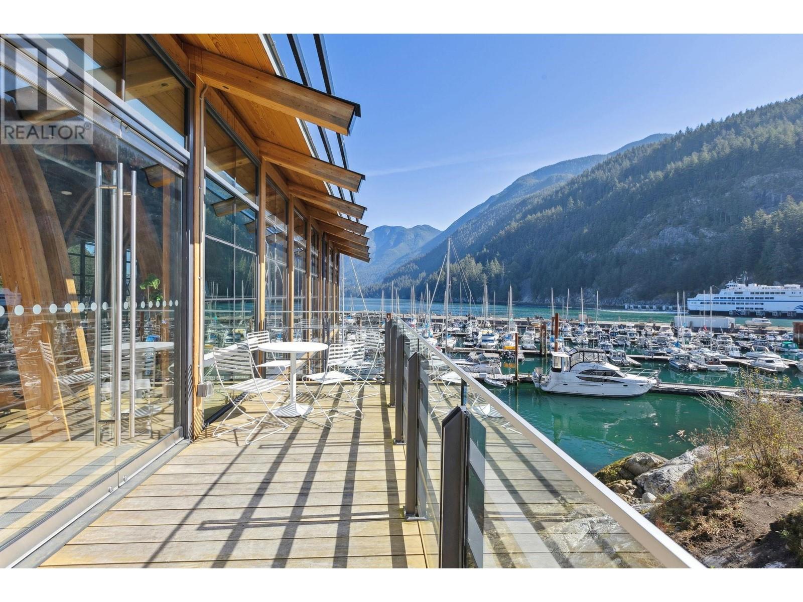 203 6693 NELSON AVENUE, West Vancouver