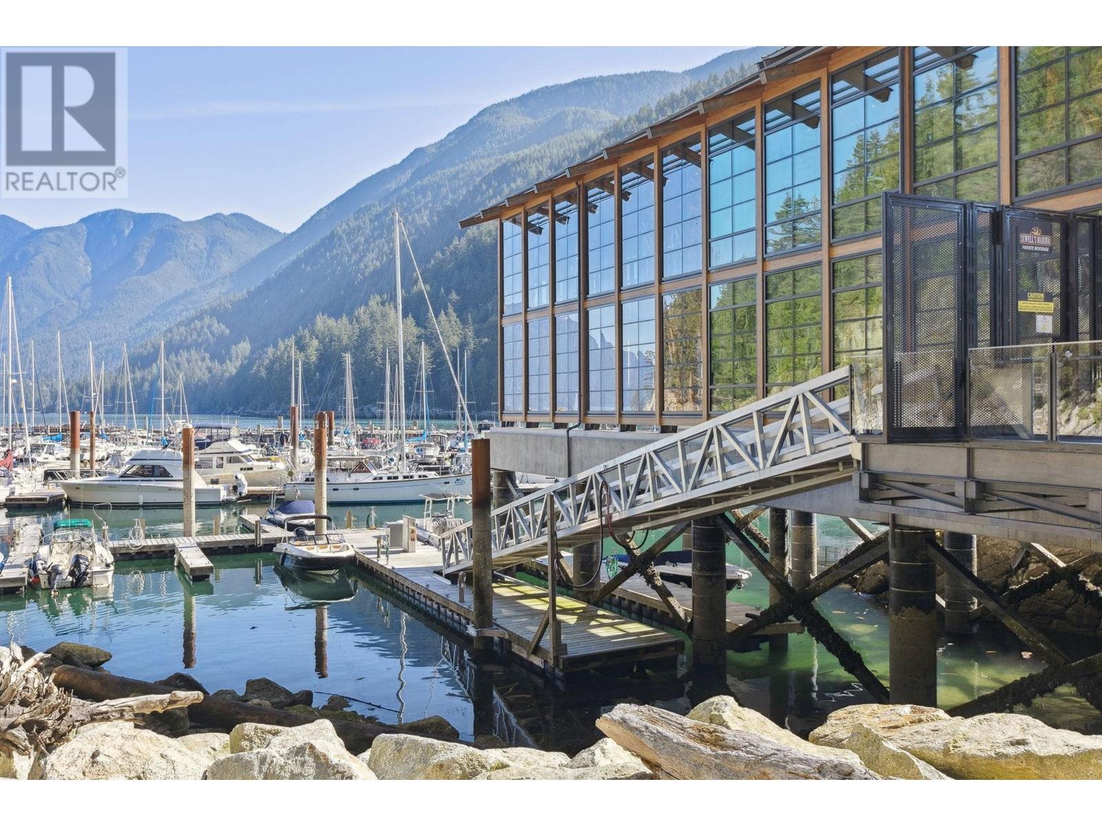 203 6693 NELSON AVENUE, West Vancouver