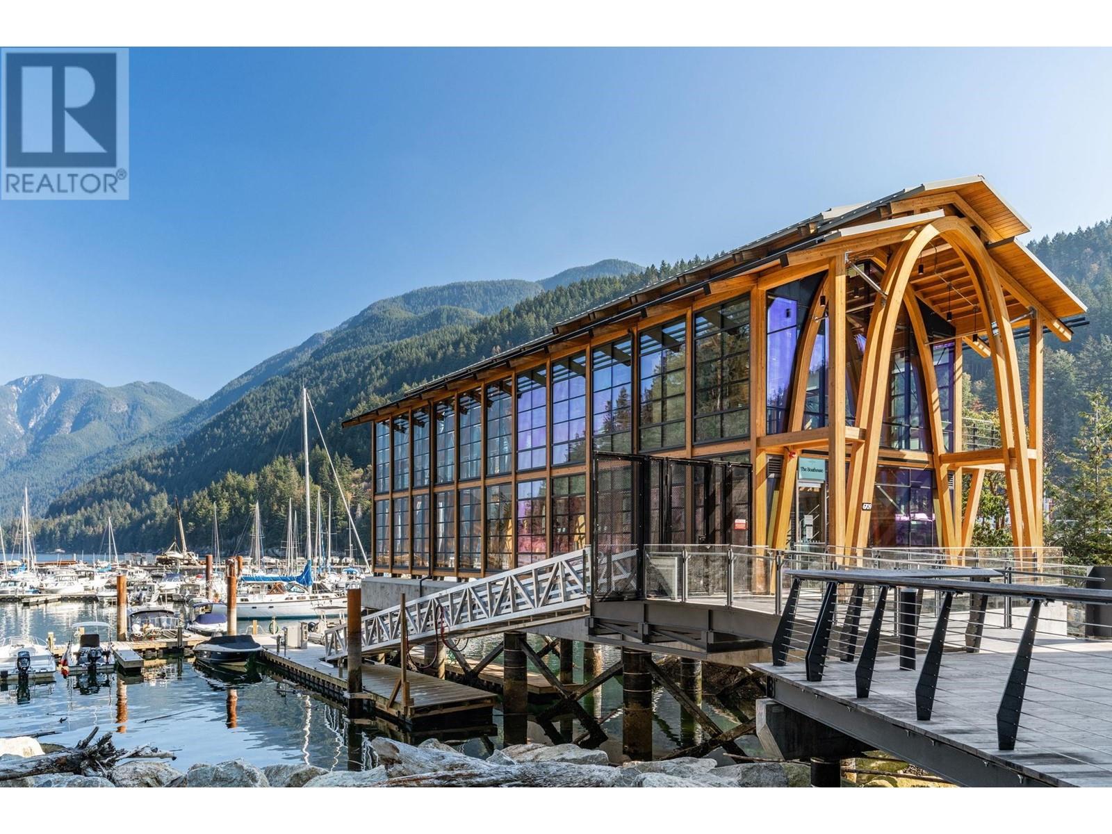 203 6693 NELSON AVENUE, West Vancouver