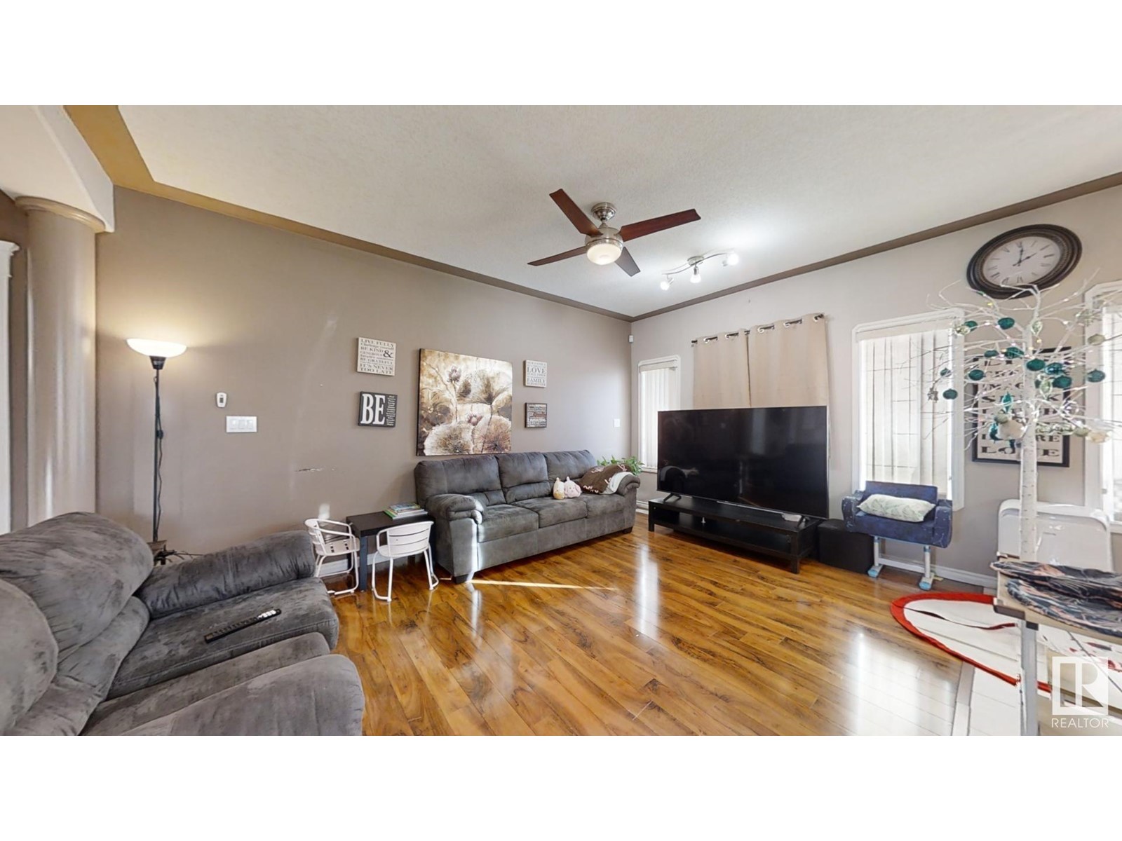 2823 34A AV NW, Edmonton