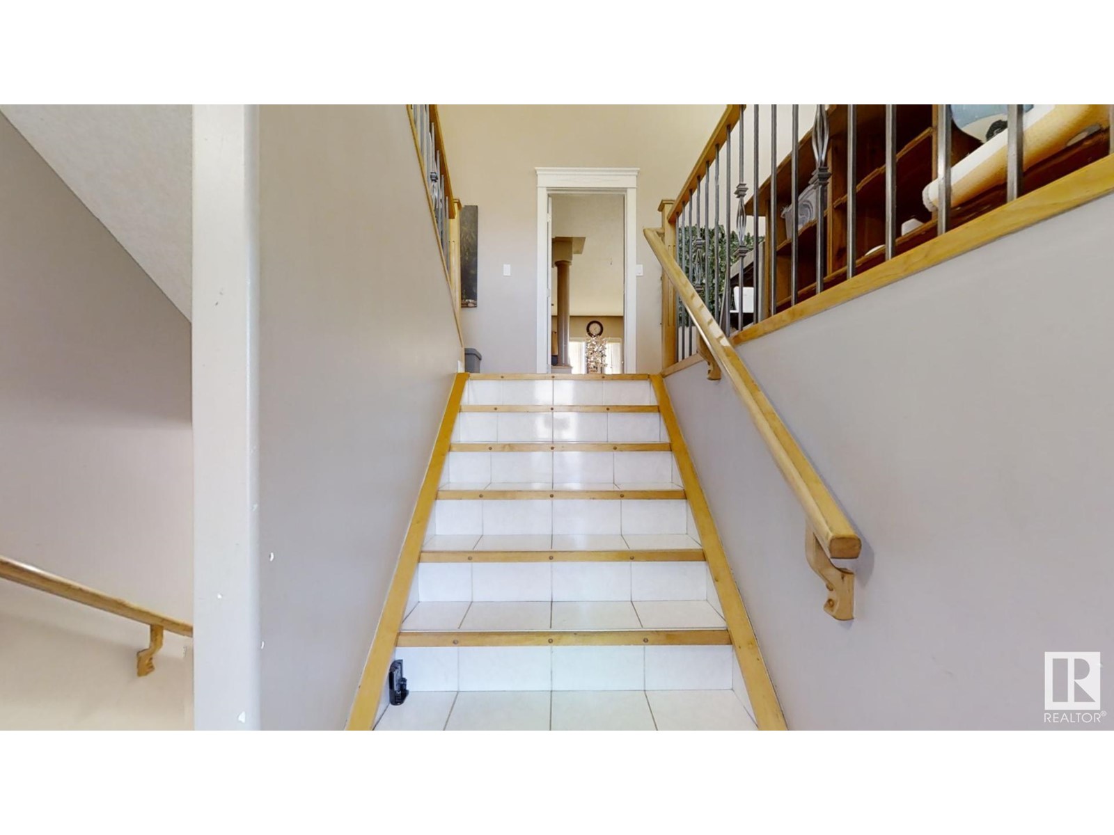 2823 34A AV NW, Edmonton
