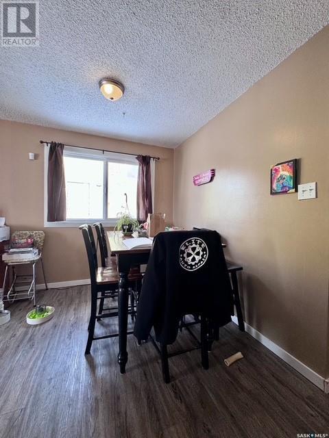 Single Family House Bungalow for Sale in  &  th AVENUE NE Swift Current 