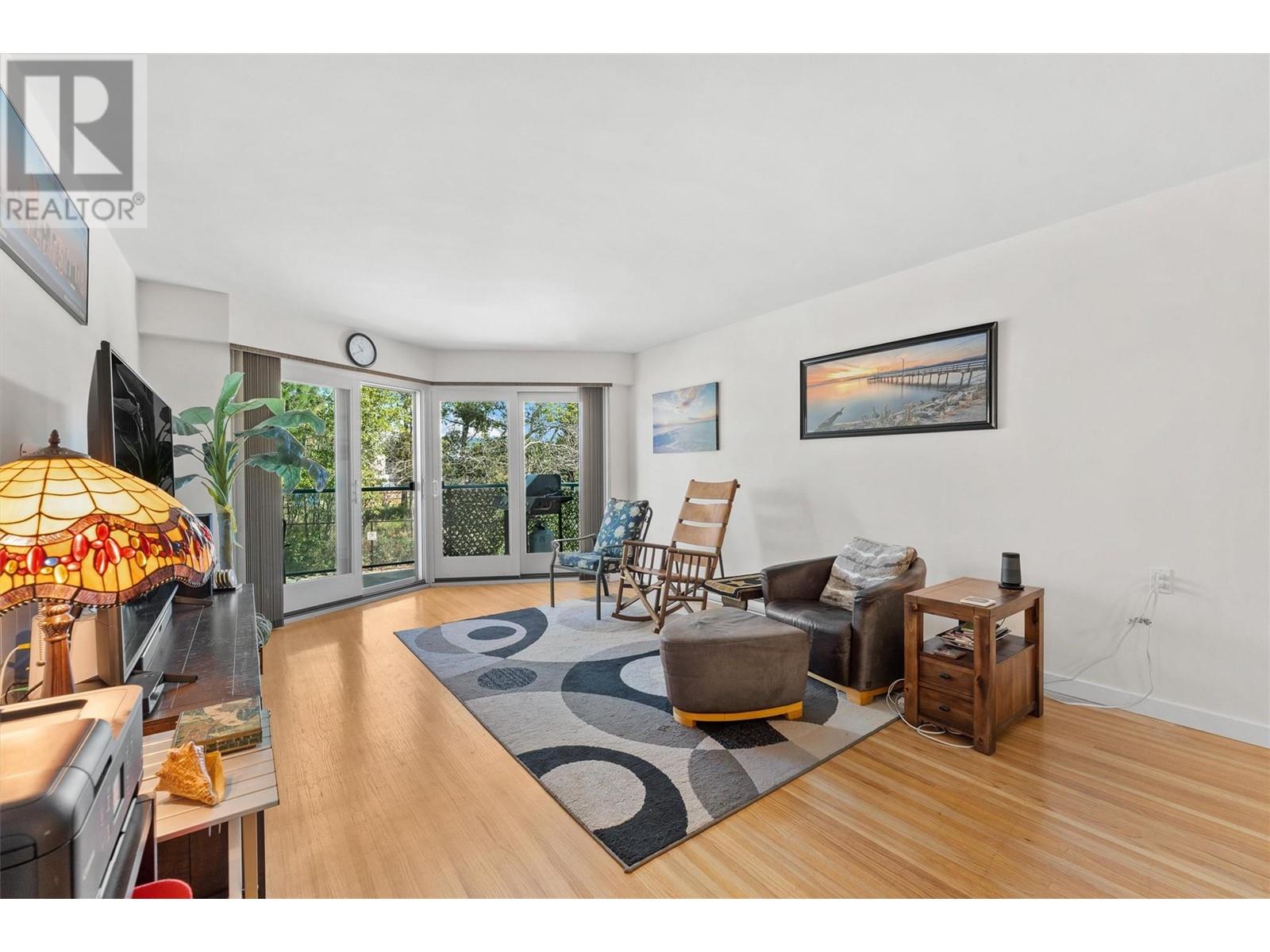 #202 4058 LAKESHORE ROAD - Image 11
