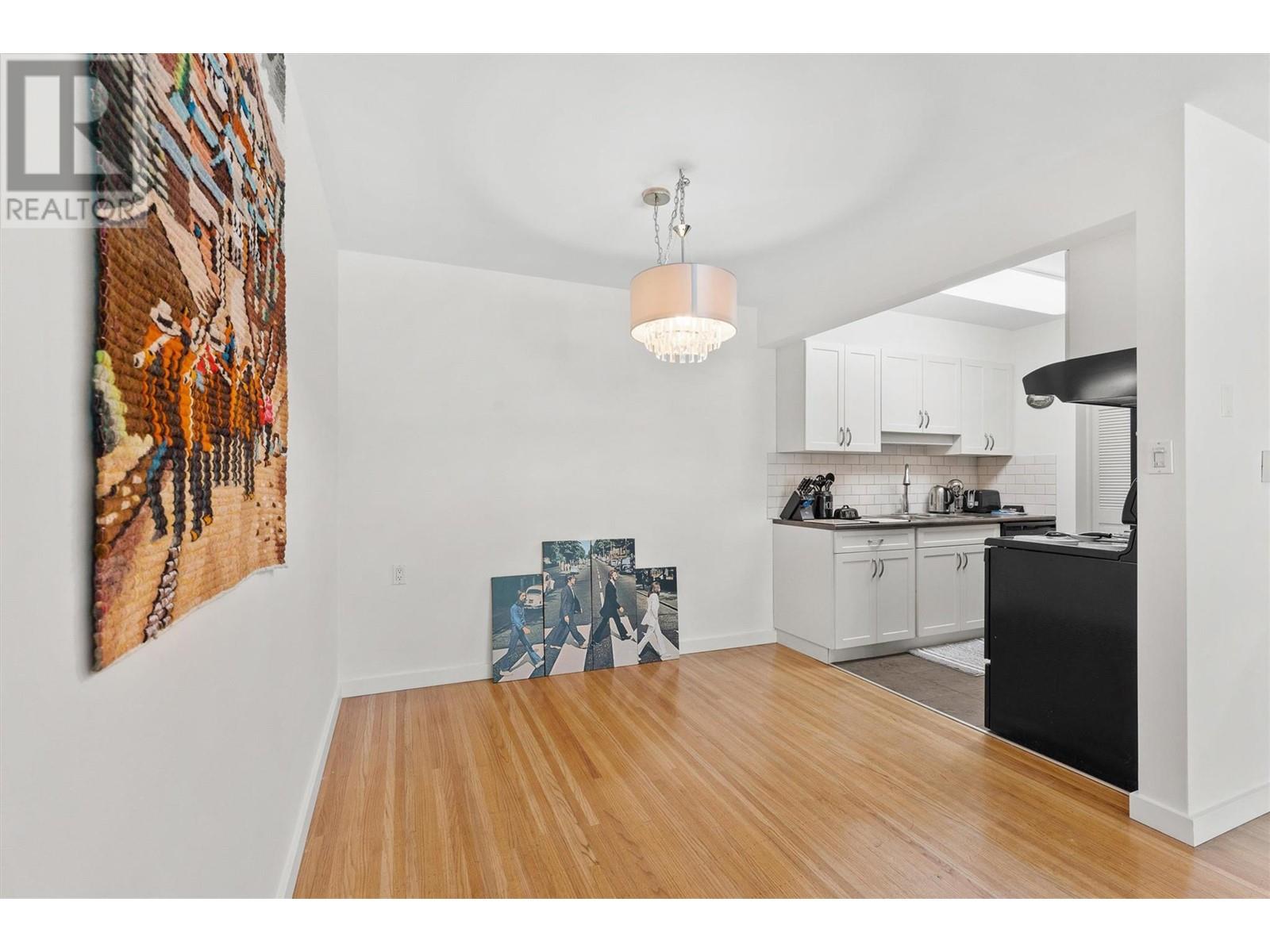 #202 4058 LAKESHORE ROAD - Image 9