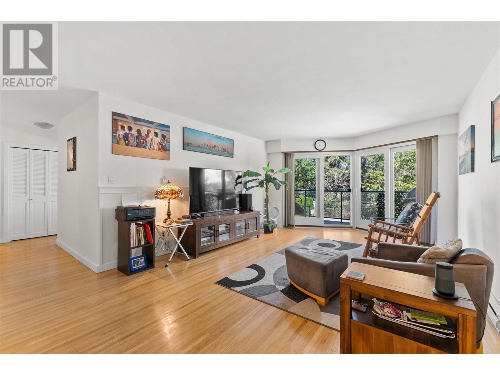 #202 4058 LAKESHORE ROAD - Image 13