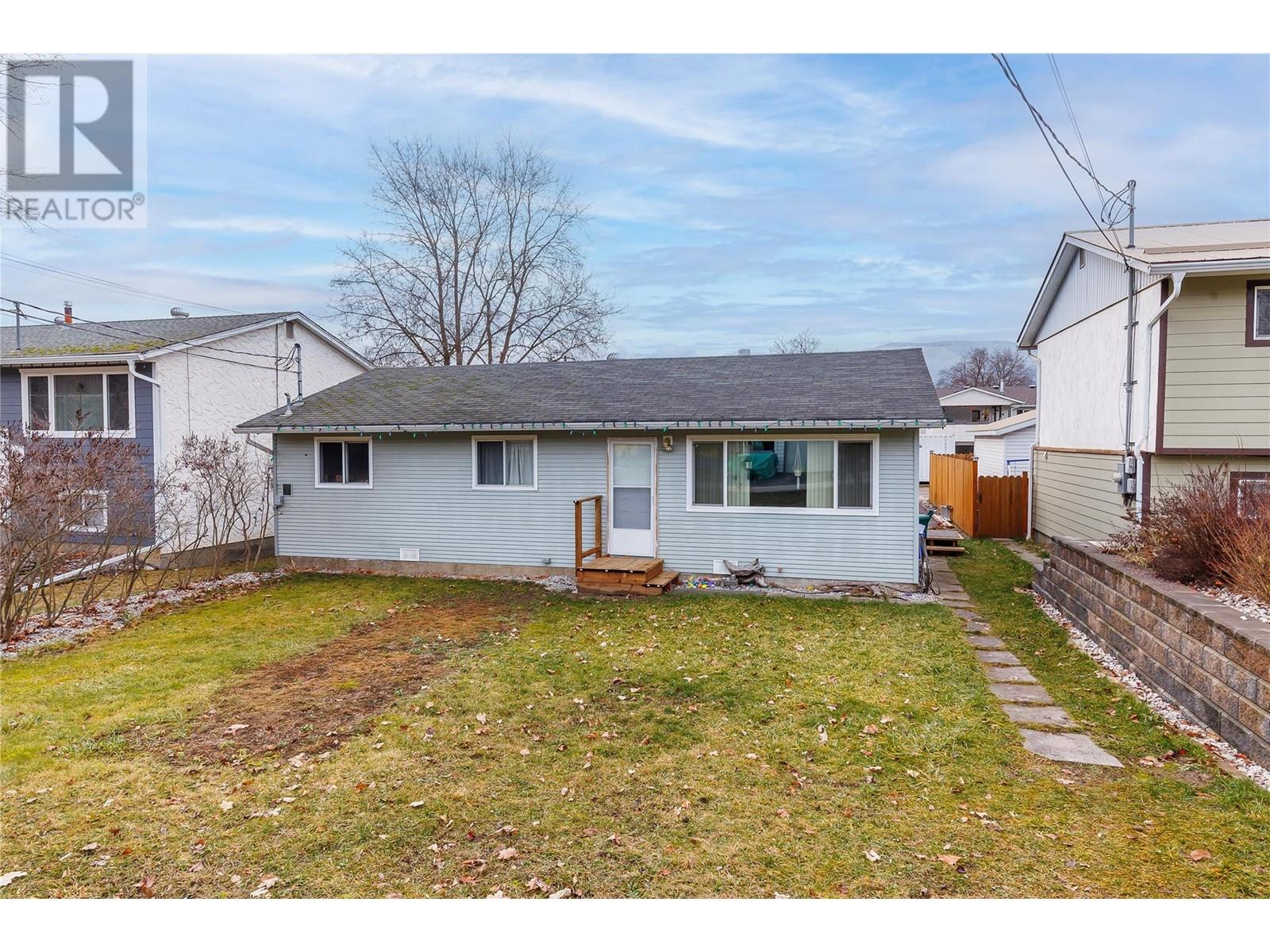 411 2 Street SE, Salmon Arm