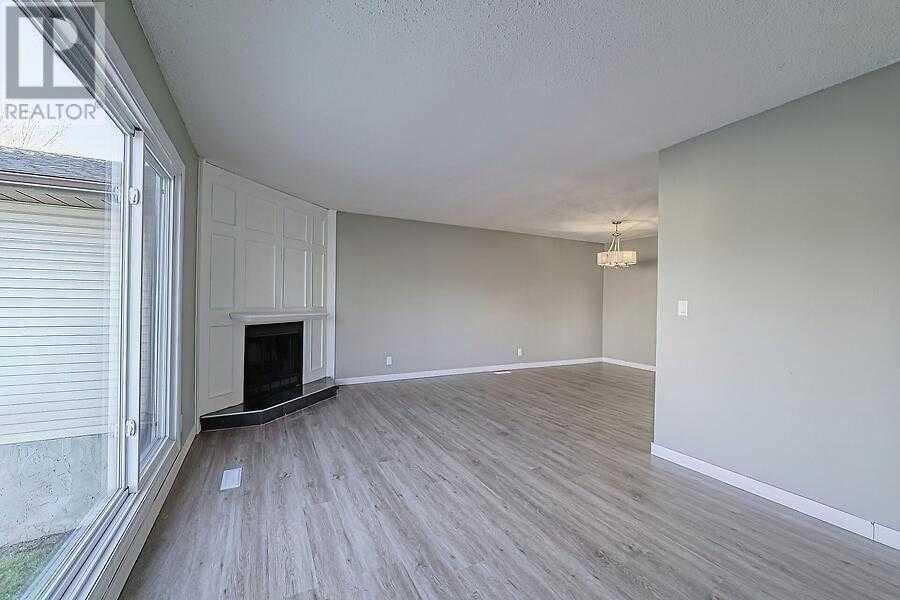 Single Family House Bi-level for Sale in  Templemont Road NE Temple Calgary 