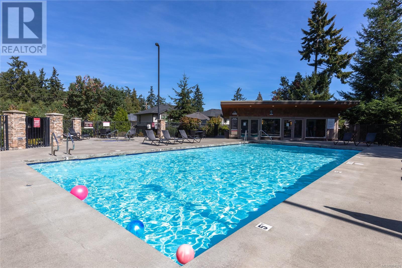 3 1175 Resort Dr, Parksville real estate listing 984550