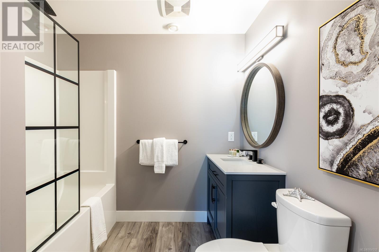 3 1175 Resort Dr, Parksville real estate listing 984550