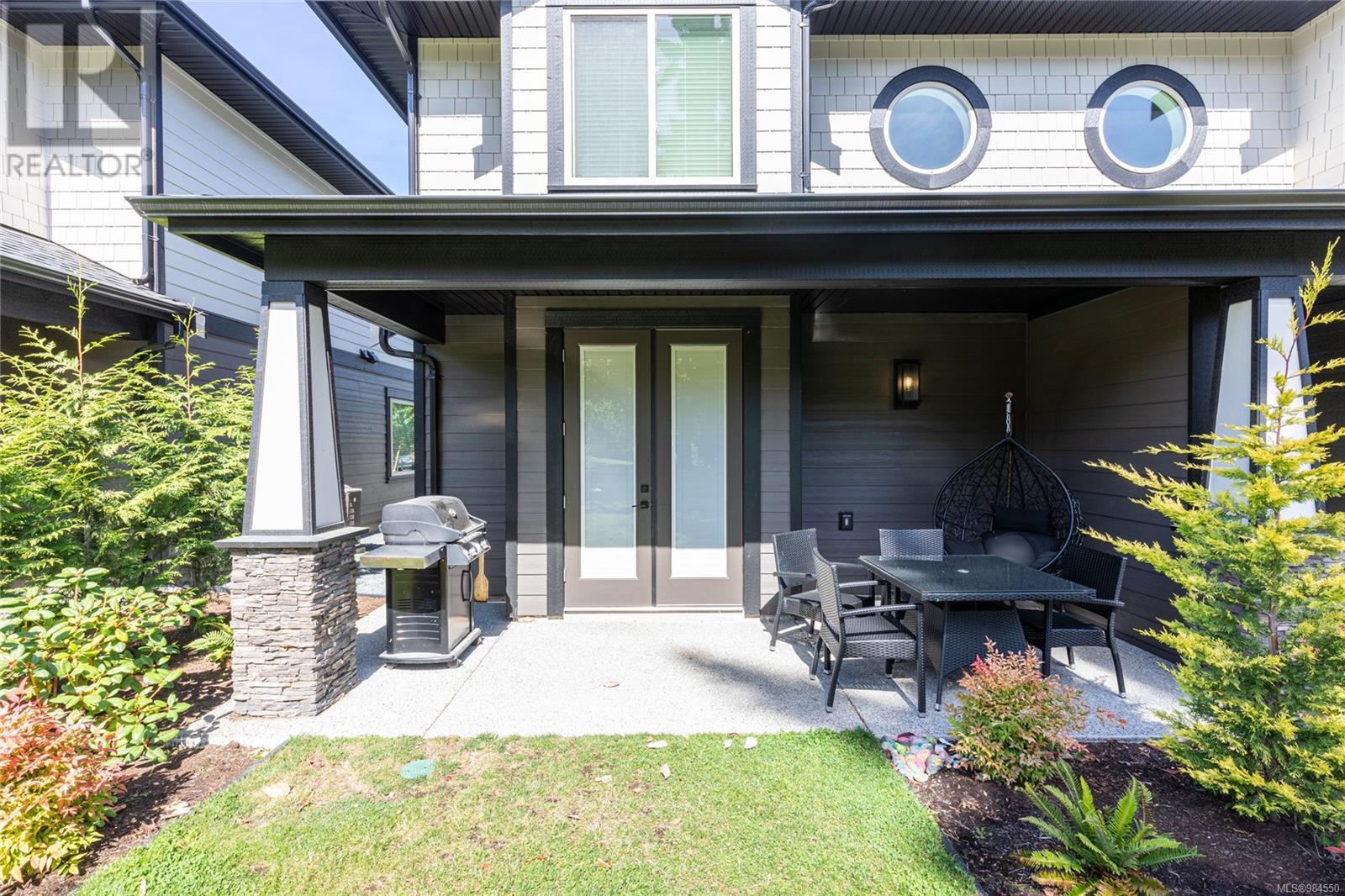 3 1175 Resort Dr, Parksville real estate listing 984550