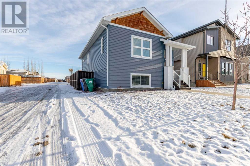 Single Family House Bi-level for Sale in  Mt Sundance Manor W Sunridge Lethbridge 