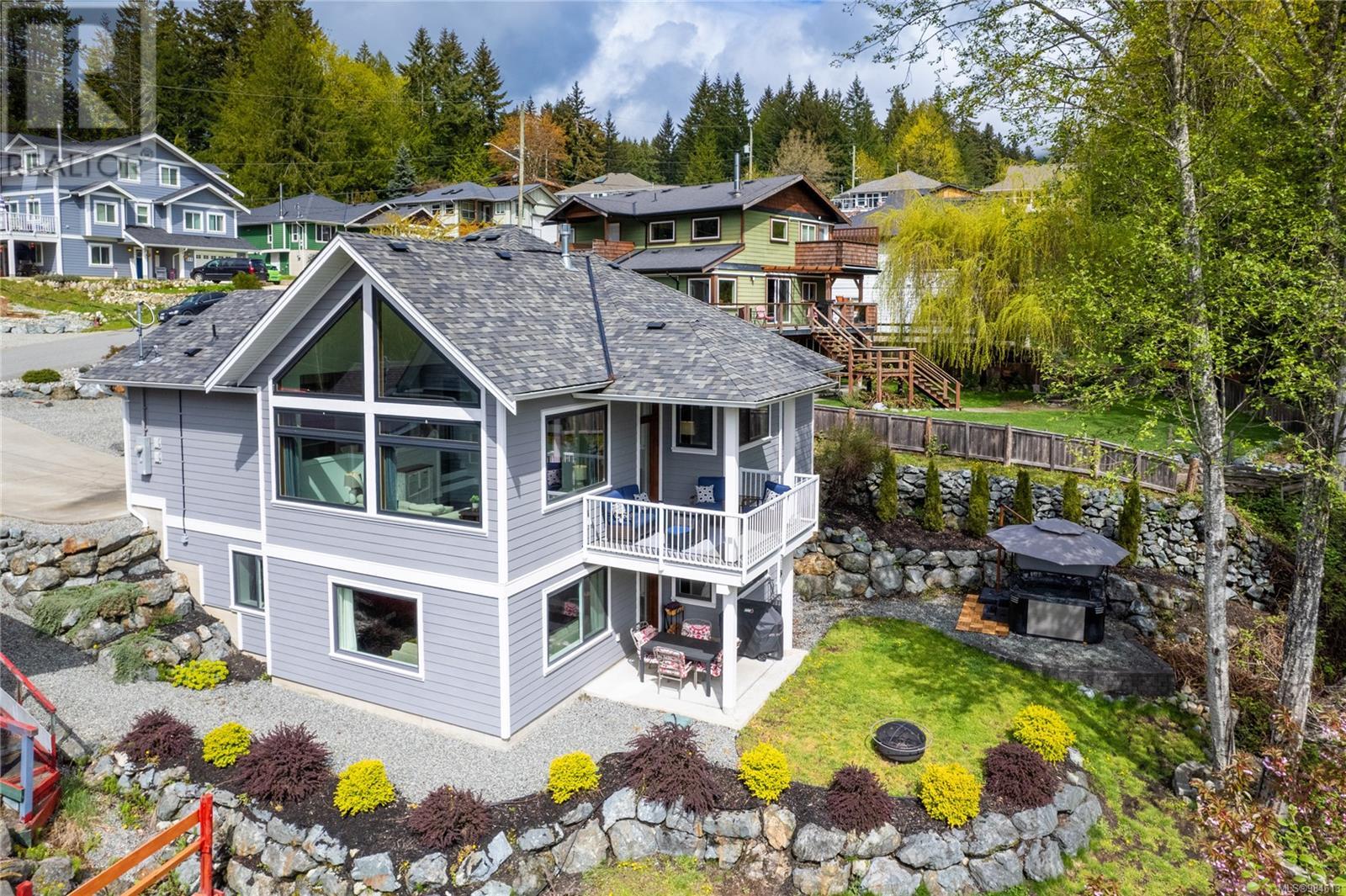 276 Castley Hts, Lake Cowichan