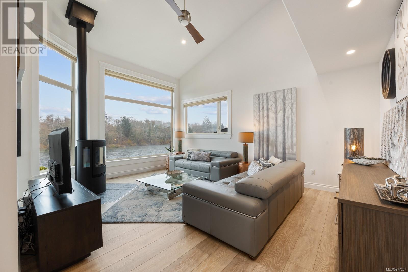 1940 19th Ave, Campbell River