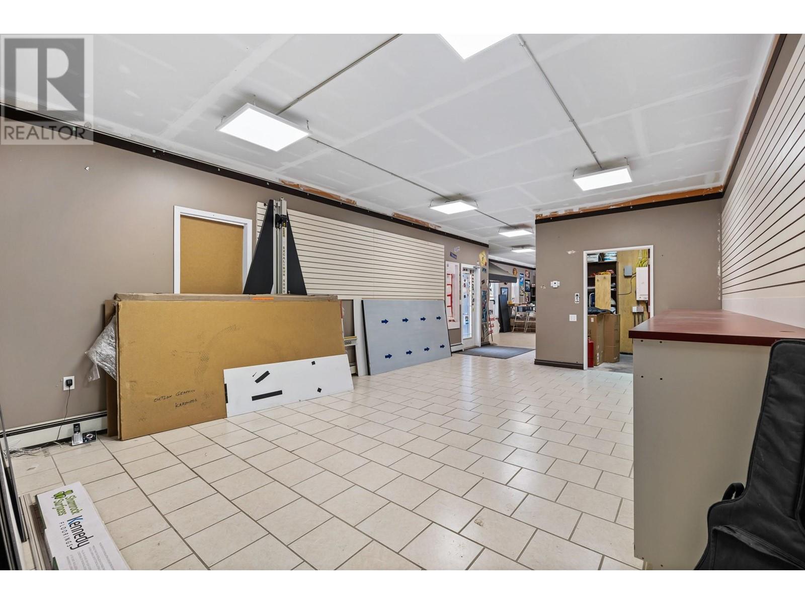  101 7th Avenue, Keremeos