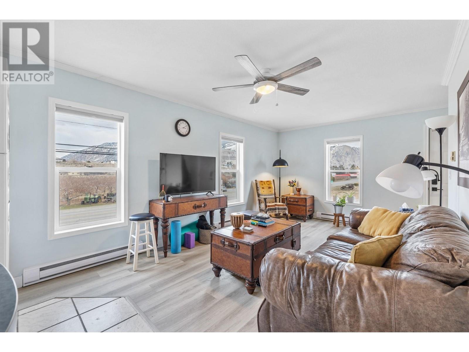  101 7th Avenue, Keremeos