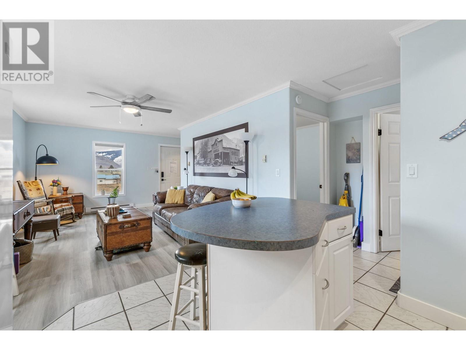  101 7th Avenue, Keremeos
