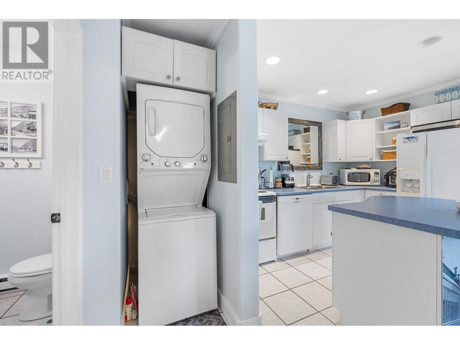  101 7th Avenue, Keremeos