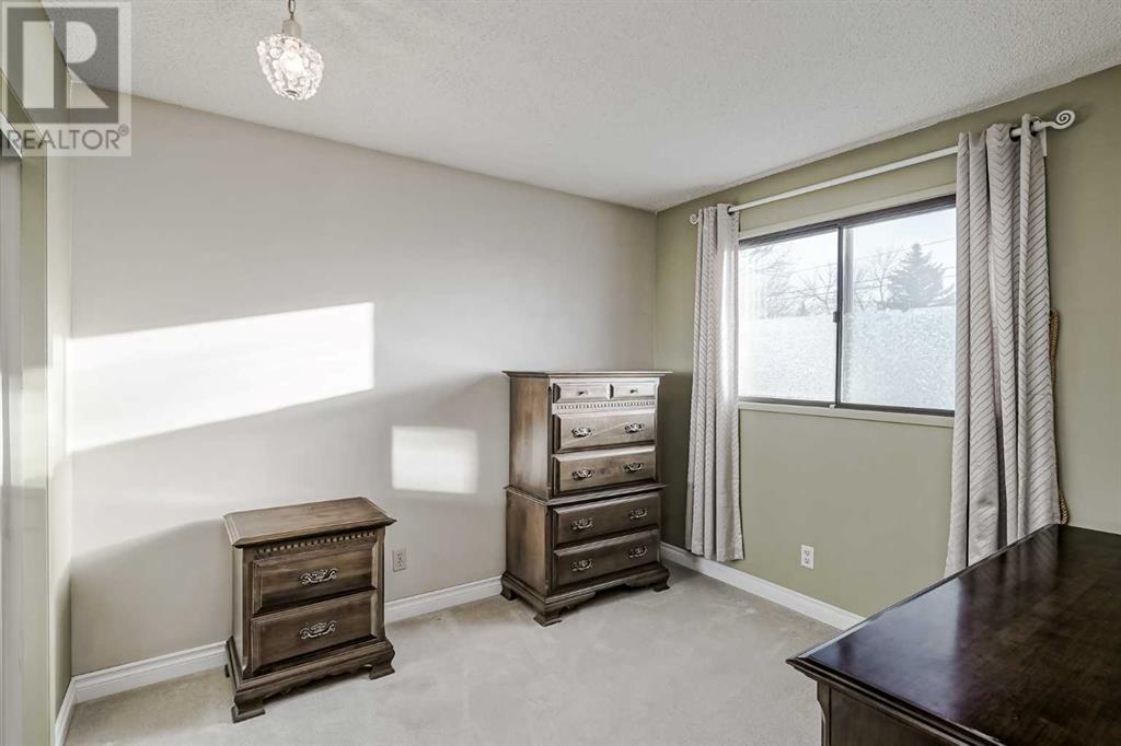 Single Family House for Sale in  Ranch Glen Drive NW Ranchlands Calgary 