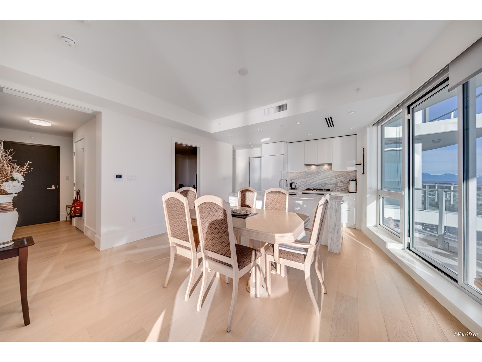 2203 1500 MARTIN STREET, White Rock