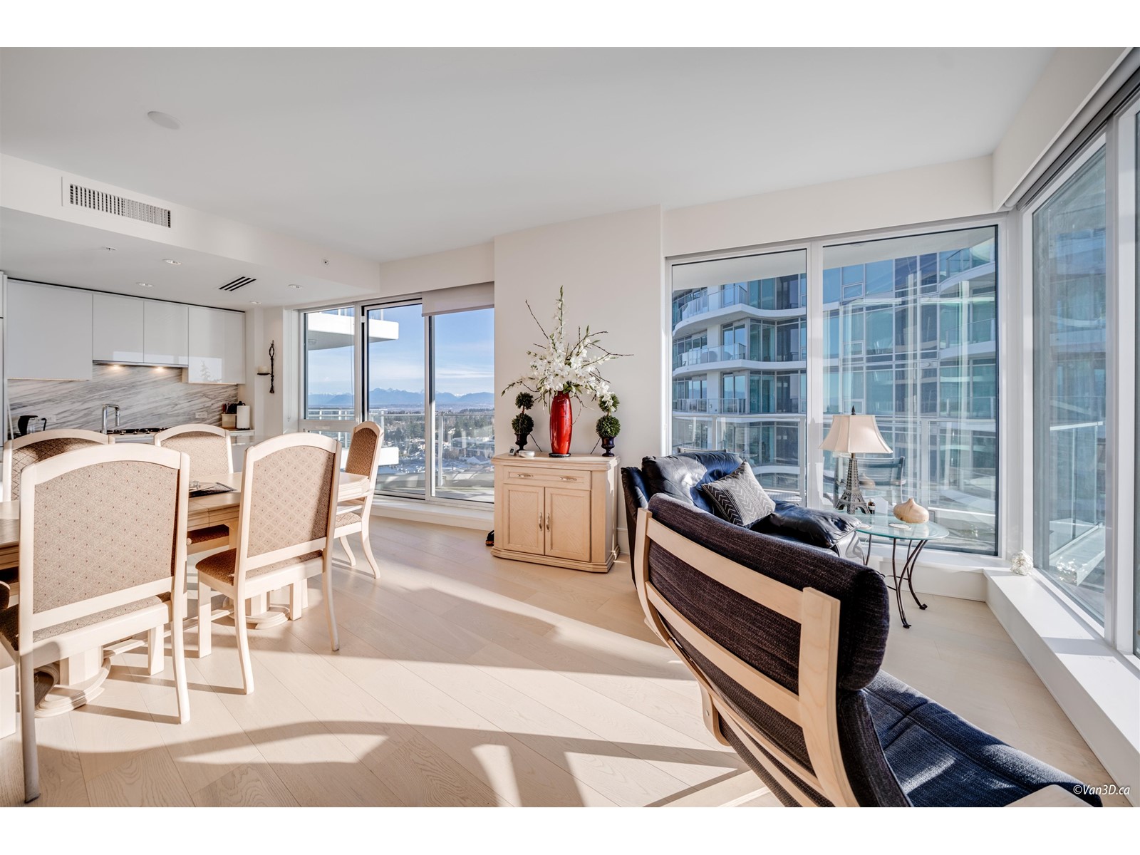2203 1500 MARTIN STREET, White Rock