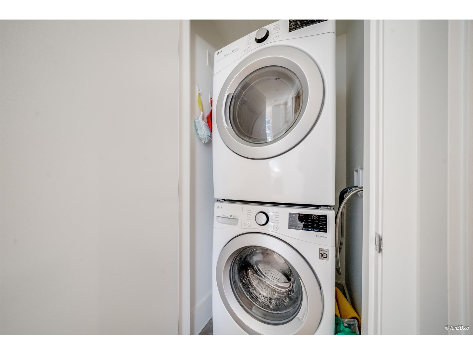 2203 1500 MARTIN STREET, White Rock