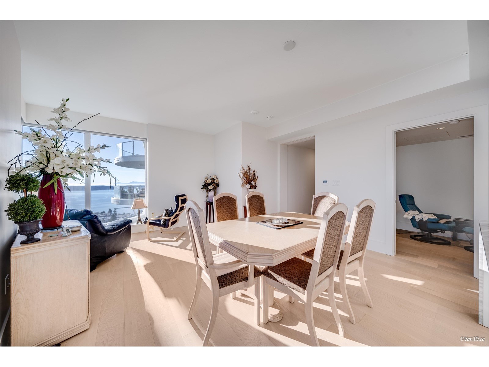 2203 1500 MARTIN STREET, White Rock