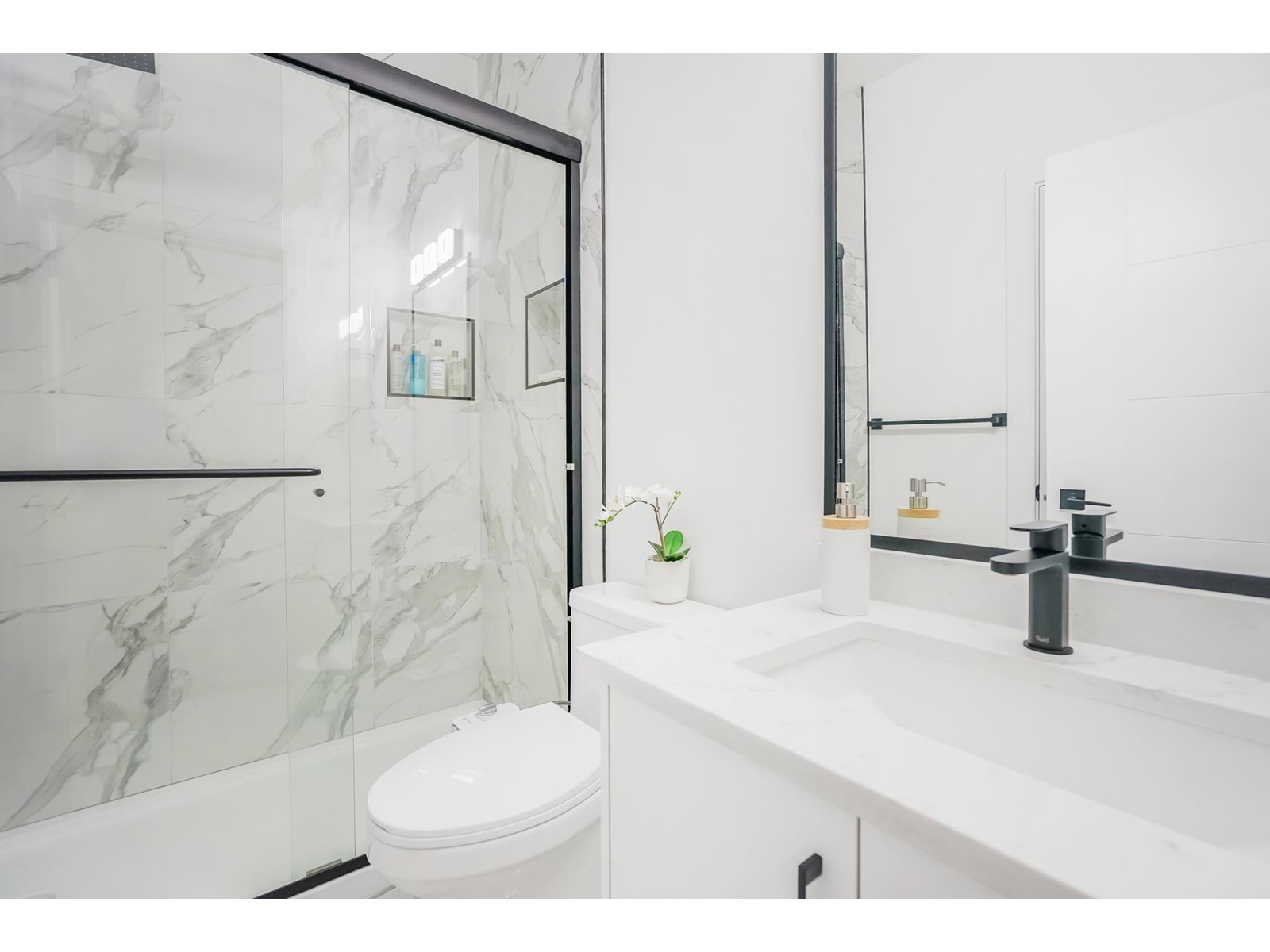 2581 TERMINAL COURT, Abbotsford real estate listing R2956847