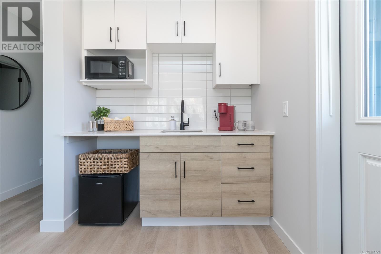 203A 2461 Gateway Rd, Langford real estate listing 984722