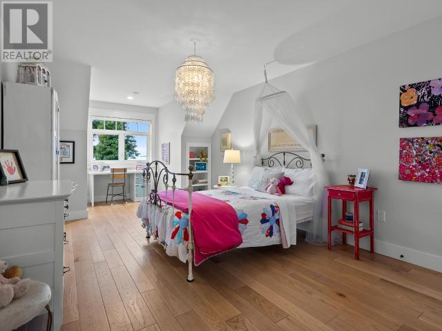 3569 MARINE AVE, Powell River