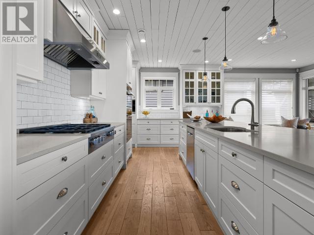 3569 MARINE AVE, Powell River