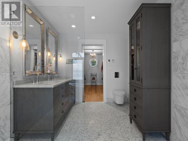 3569 MARINE AVE, Powell River