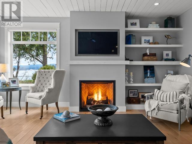3569 MARINE AVE, Powell River
