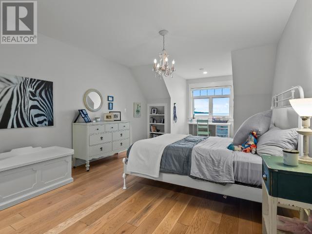 3569 MARINE AVE, Powell River