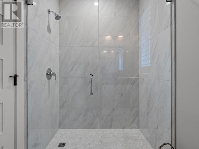 3569 MARINE AVE, Powell River