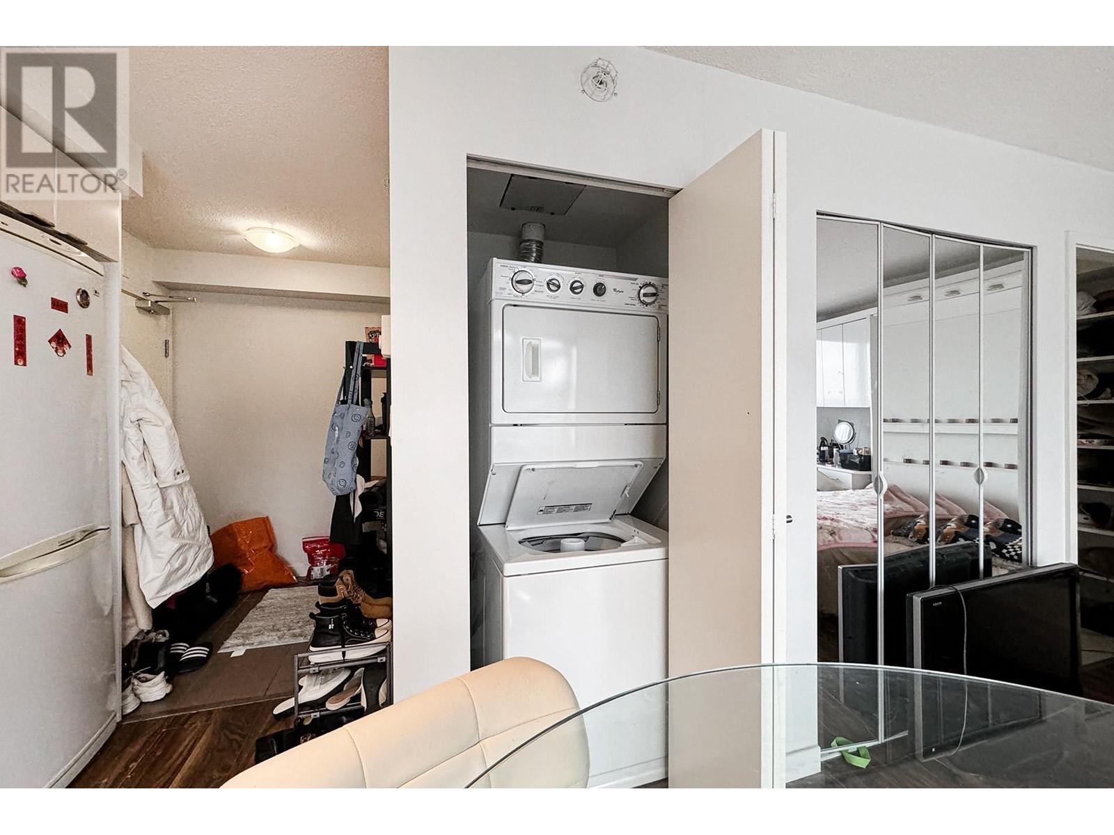 2306 233 ROBSON STREET, Vancouver