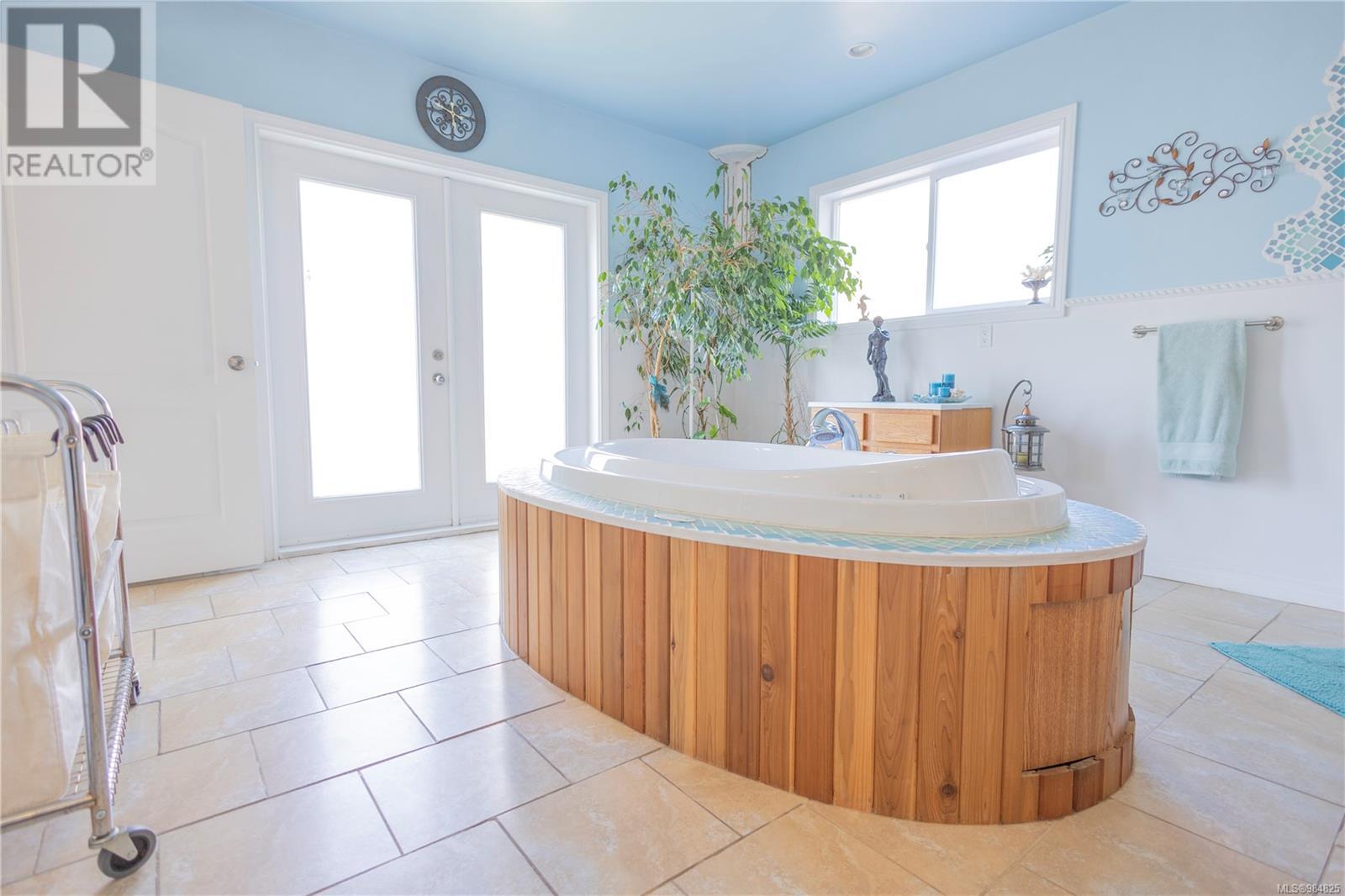 660 Rockingham Rd, Langford real estate listing 984825