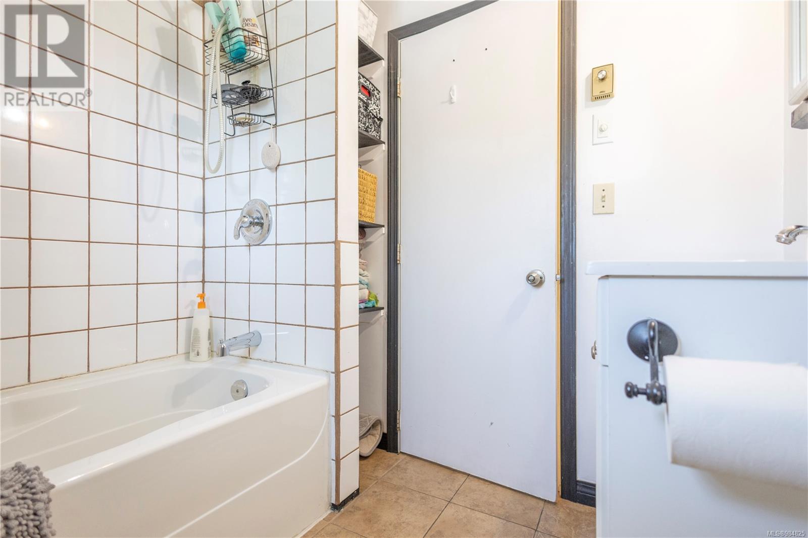 660 Rockingham Rd, Langford real estate listing 984825