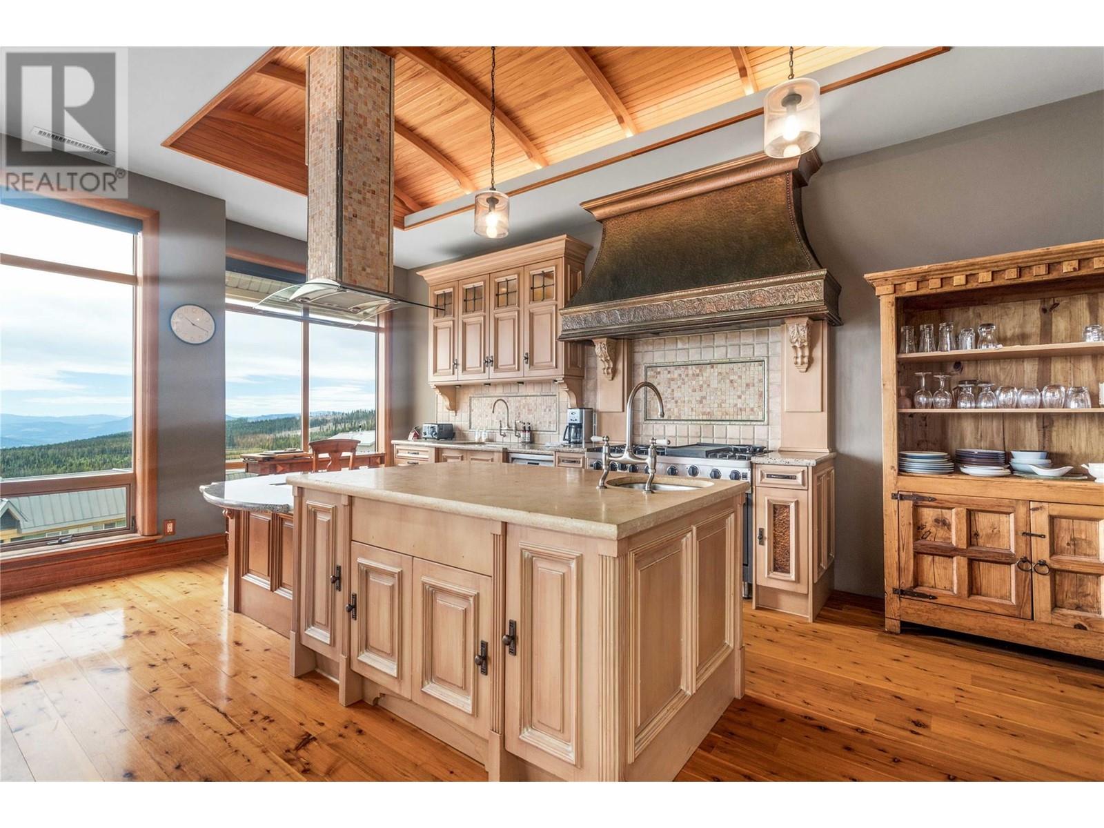 408 5335 Big White Road, Big White