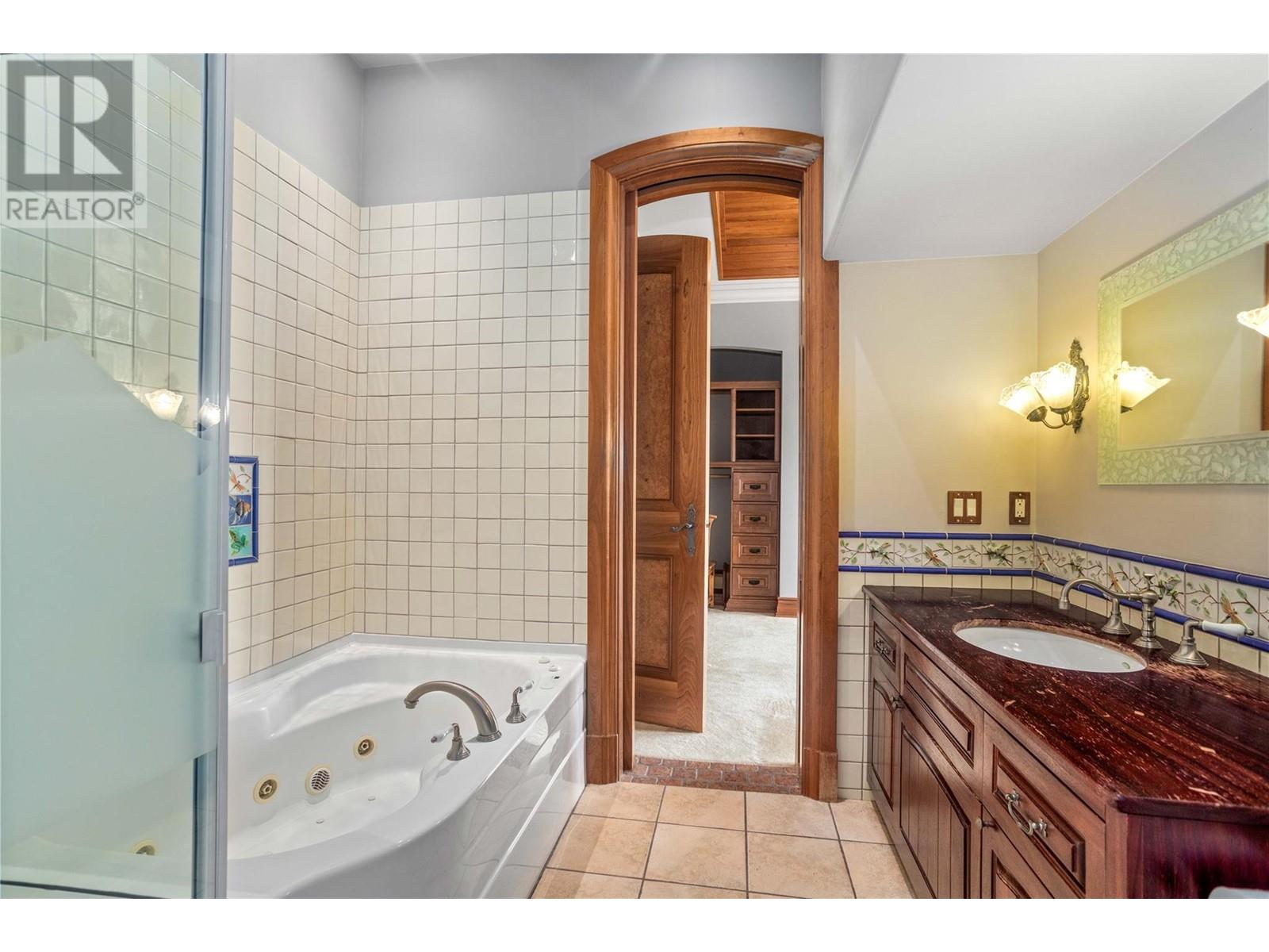 408 5335 Big White Road, Big White
